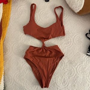 One piece cutout swimsuit